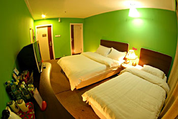 哈尔滨卓越宾馆(哈药路店)温馨家庭房 温馨家庭房