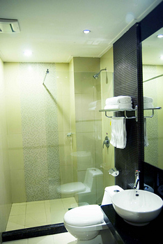 大石桥金洋宾馆(总店)卫生间 卫生间