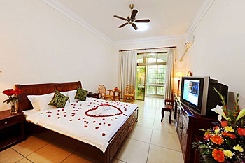 三亚湾望海楼酒店豪华蜜月大床房 豪华蜜月大床房