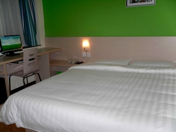 石家庄京华连锁酒店(石家庄新火车站店)商务大床房 商务大床房