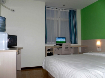 石家庄京华连锁酒店(石家庄新火车站店)商务大床房 商务大床房