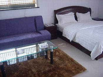 西安凯宾酒店公寓连锁(西安雁塔路店)豪华大床房 豪华大床房